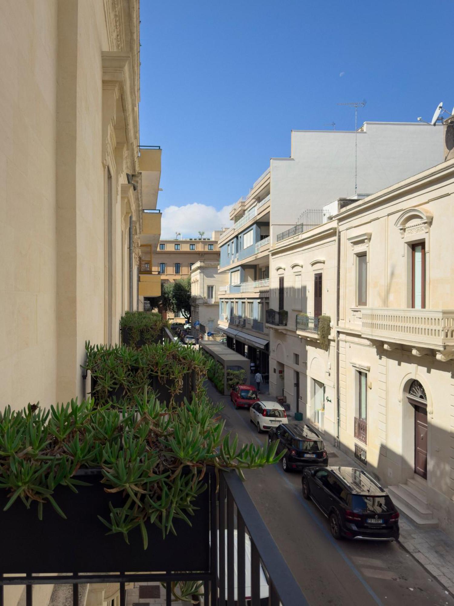 Hotel Casa 300Mila à Lecce Extérieur photo